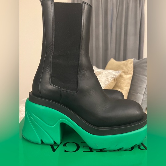 Bottega Veneta Color Sole Chelsea Boot (Women) Size: 36 1/2 - Picture 3 of 13